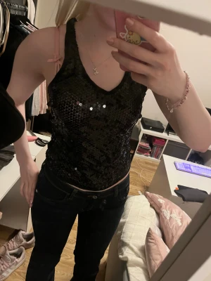 Paljett topp - Super snygg men kommer inte till användning. skriv om du undrsr något😊
