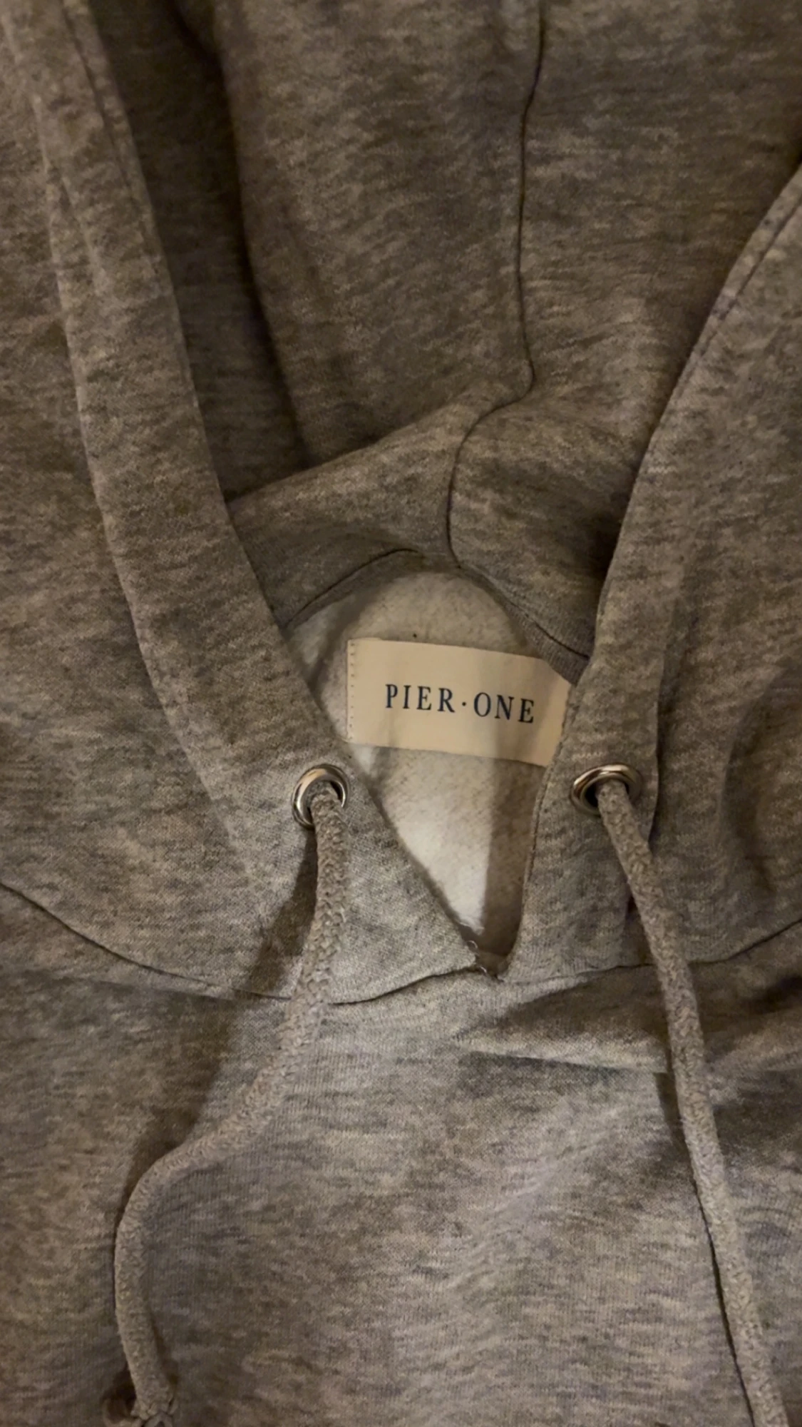 Grå hoodie från Pier One - 1