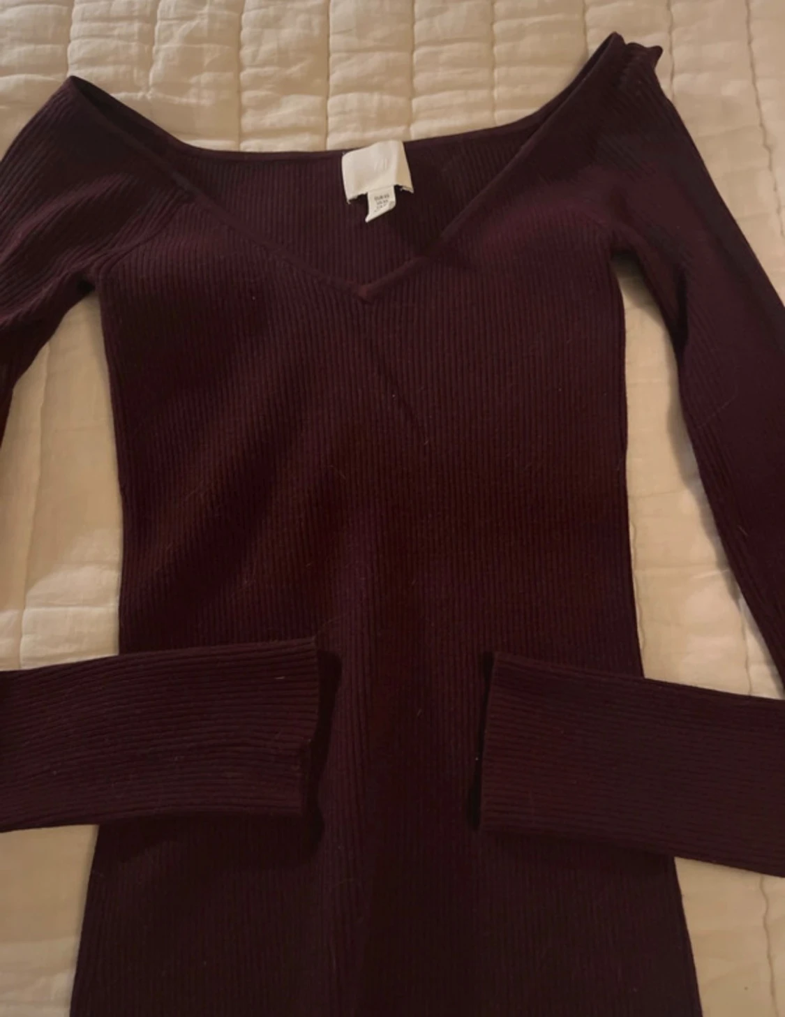 Mörkröd ribbad långärmad tröja XS