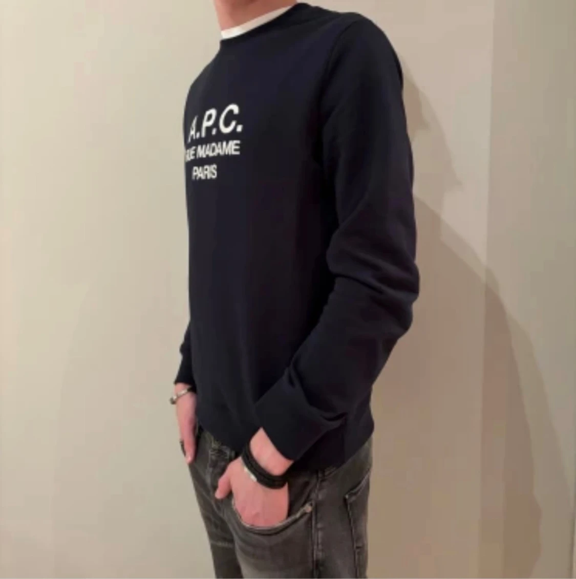 Mörkblå sweatshirt från A.P.C. - 1
