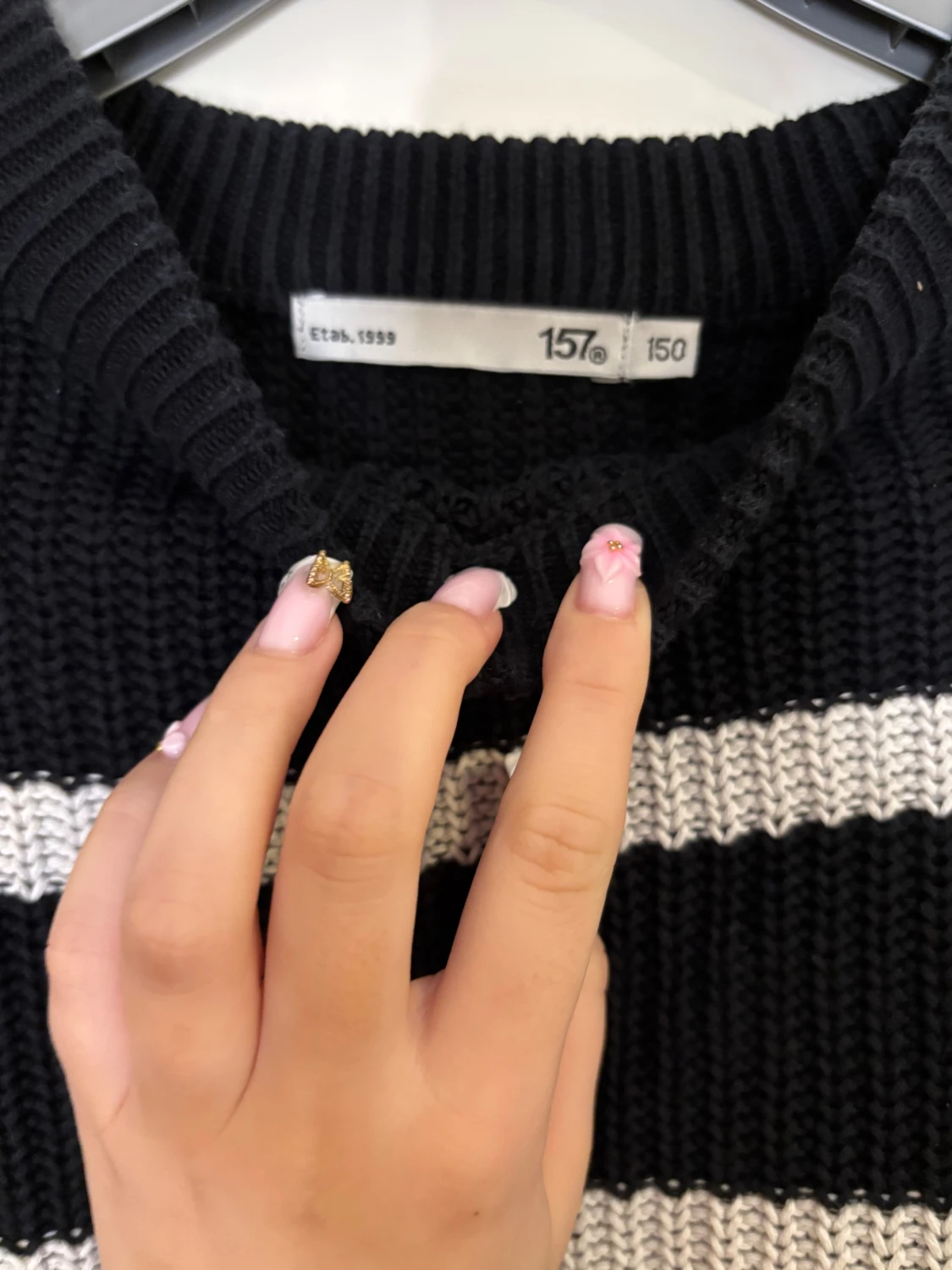 Svartvit randig stickad tröja - 2