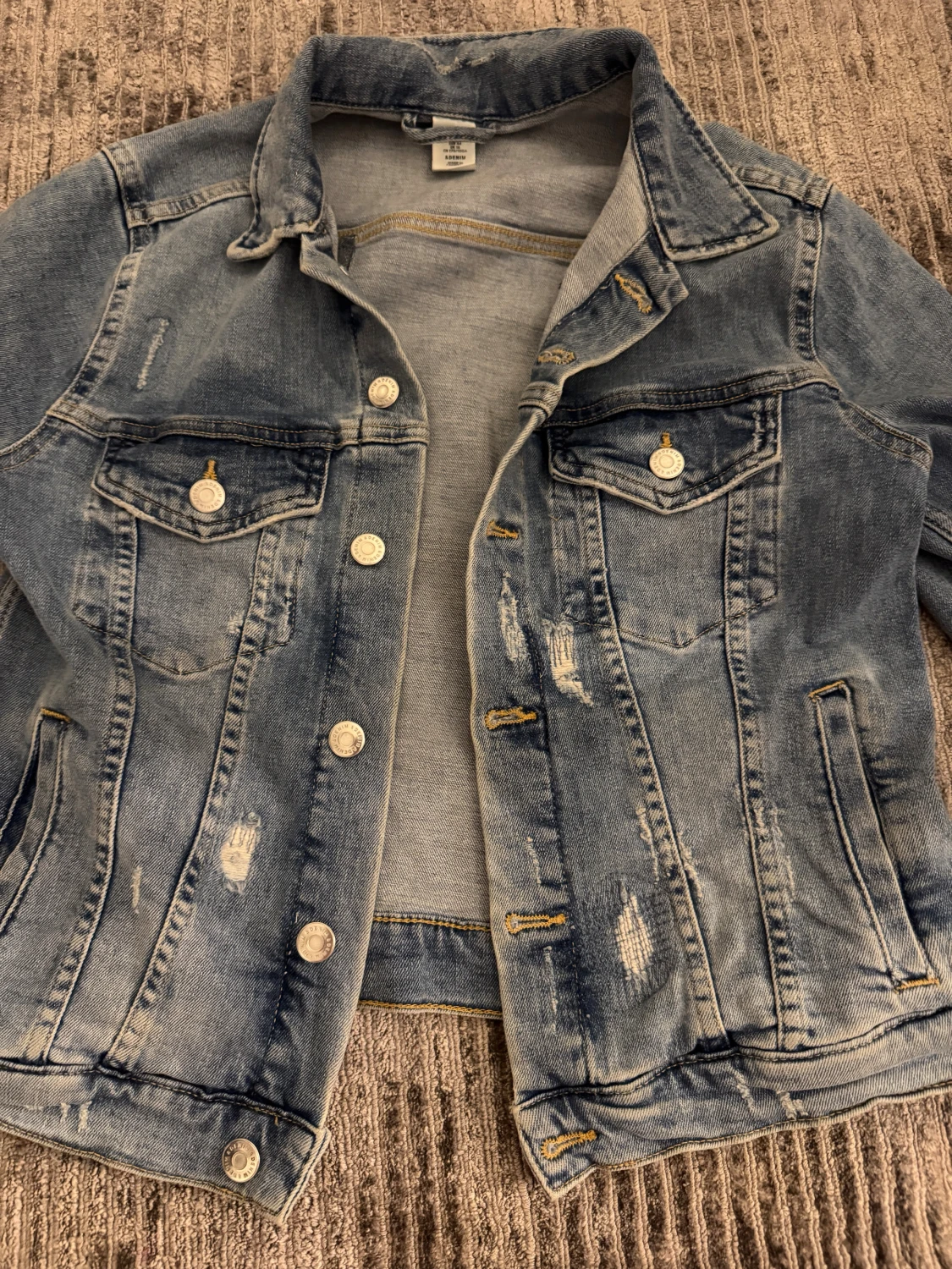 Ljusblå jeansjacka från &Denim