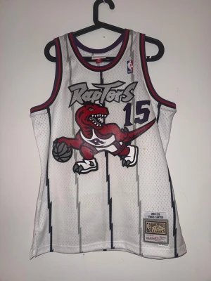 Toronto Raptors Vince Carter tröja - Storlek M.  Andvänd fåtal gånger. Kvitto finns 