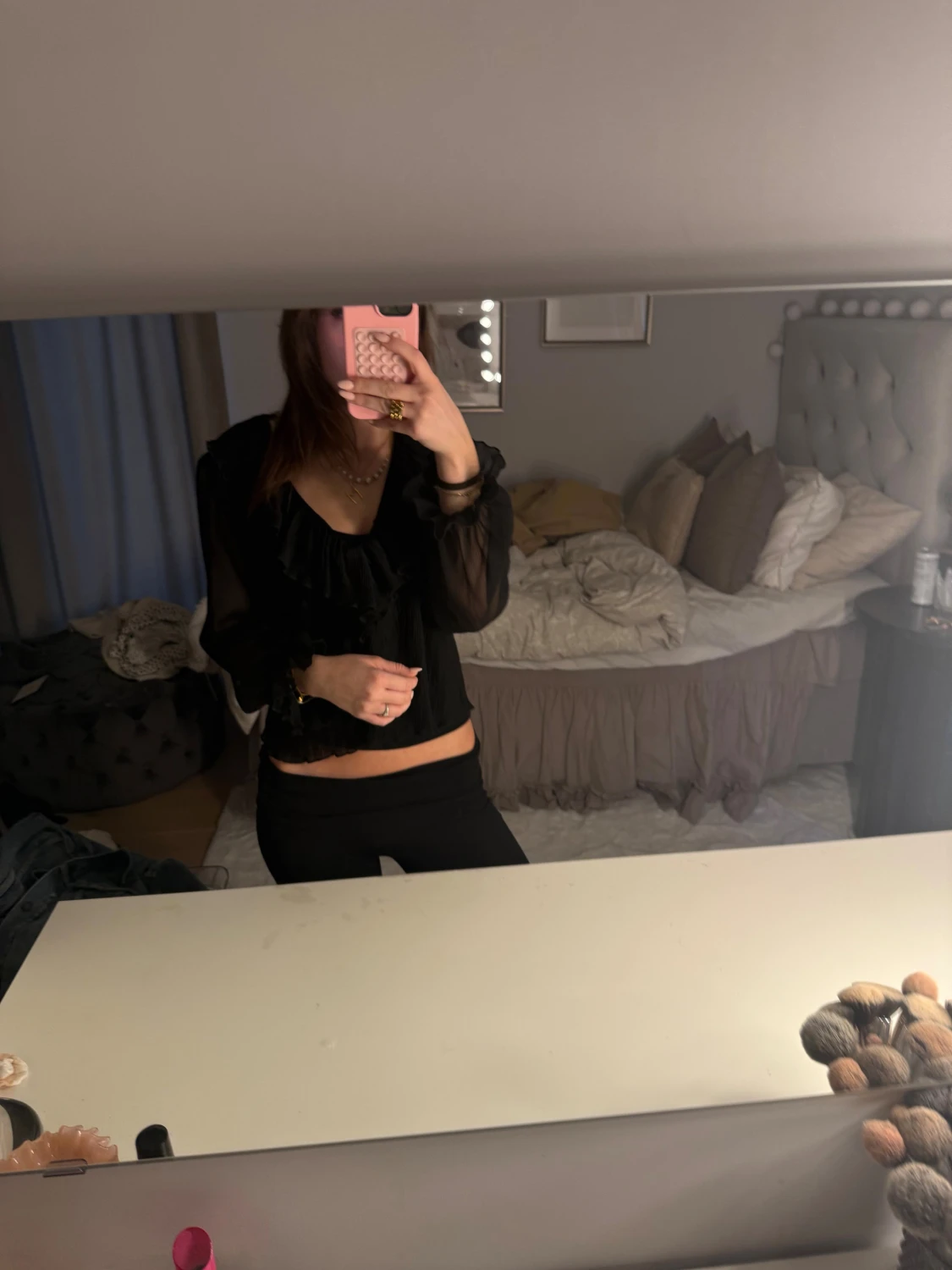 Svart blus med volang från Zara - 1