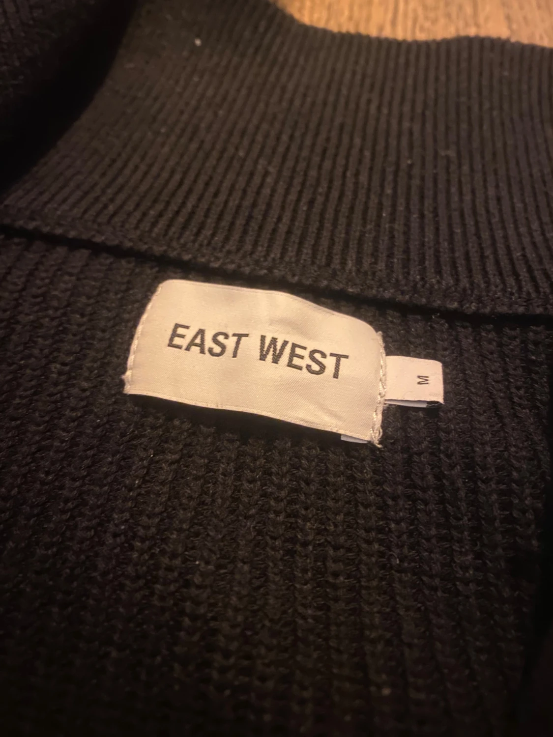 Svart stickad kofta från East West - 2