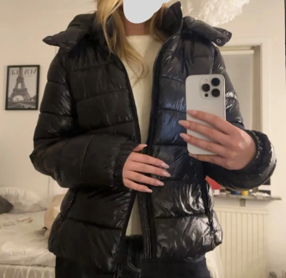 Svart pufferjacka med huva - 1