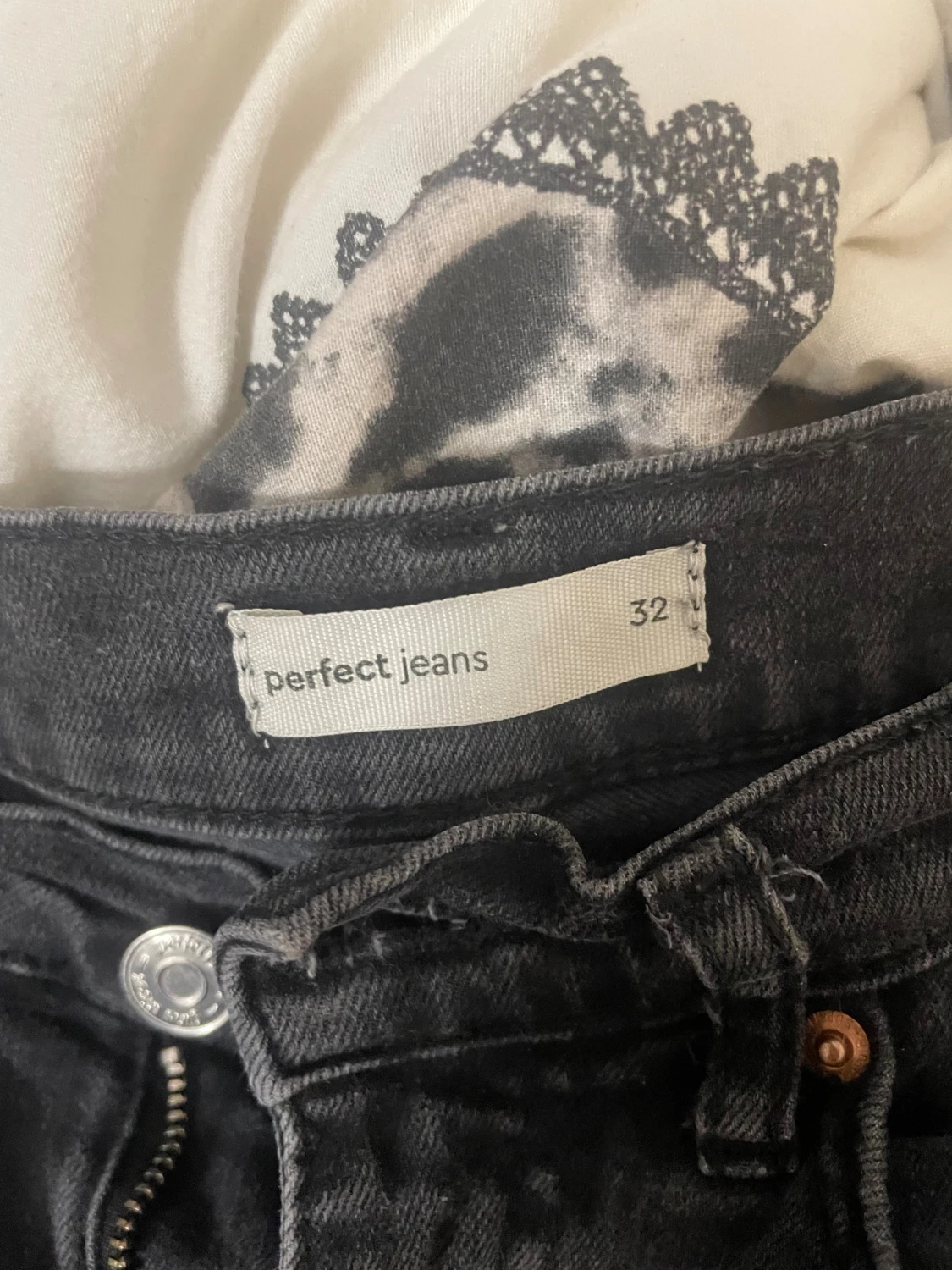 Svarta Perfect Jeans bootcut, stl 32 - 1