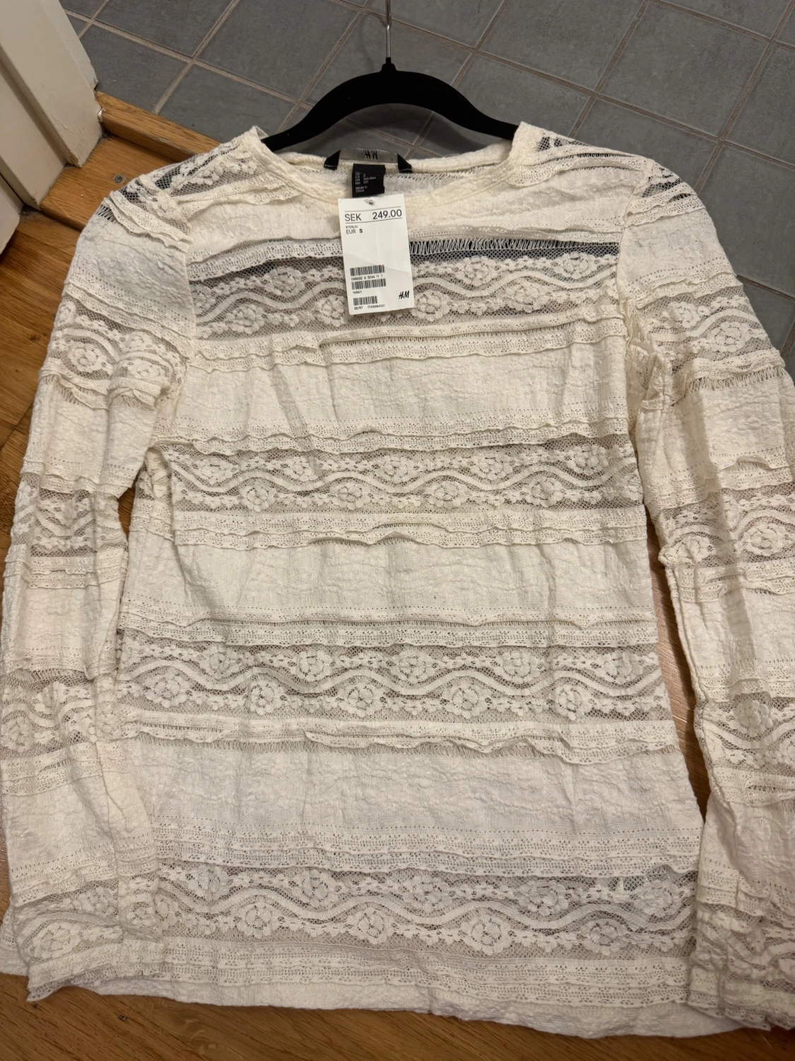 Vit spetsblus från H&M, storlek S