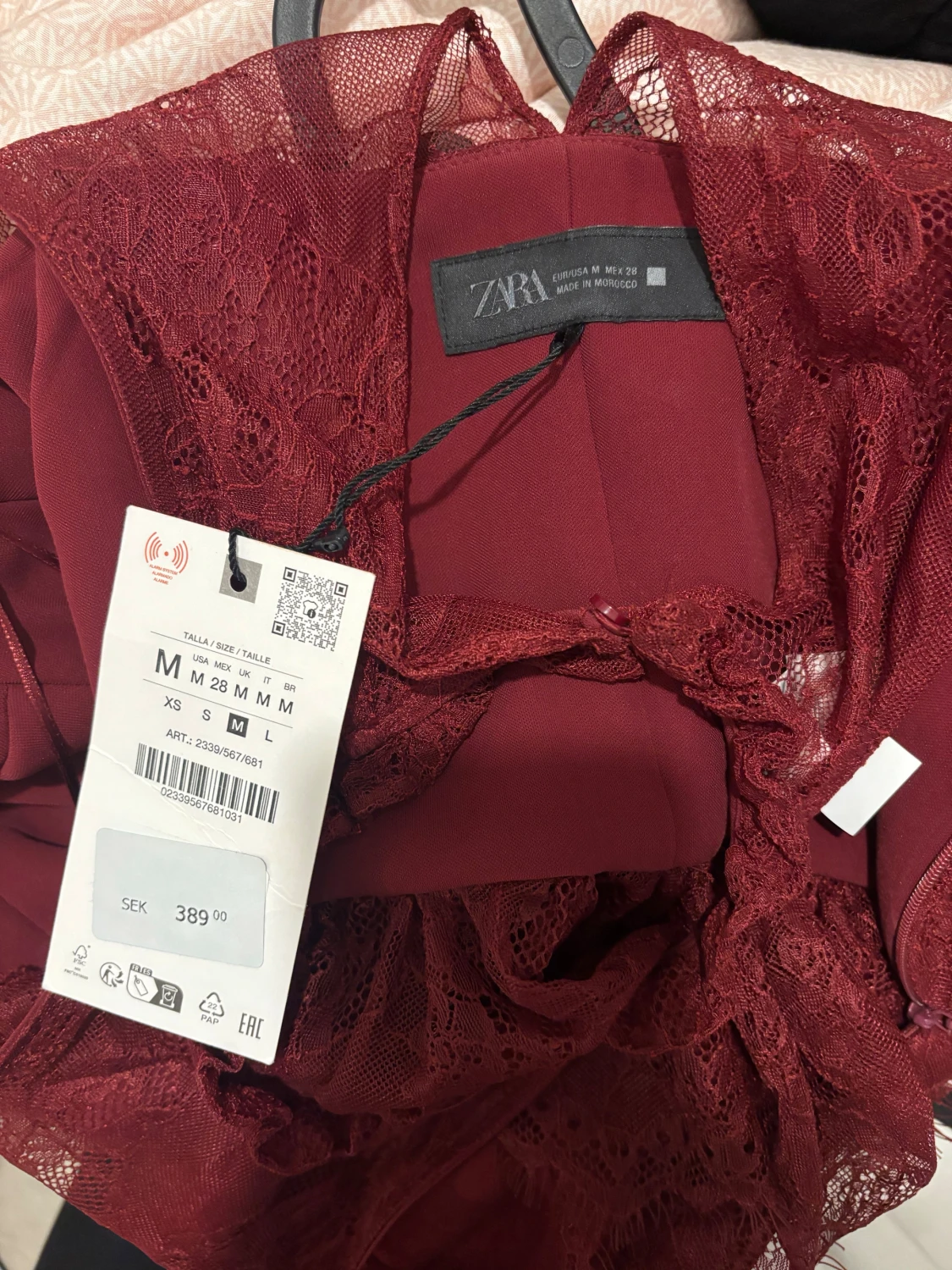 Vinröd spetskorsett med volang - 6