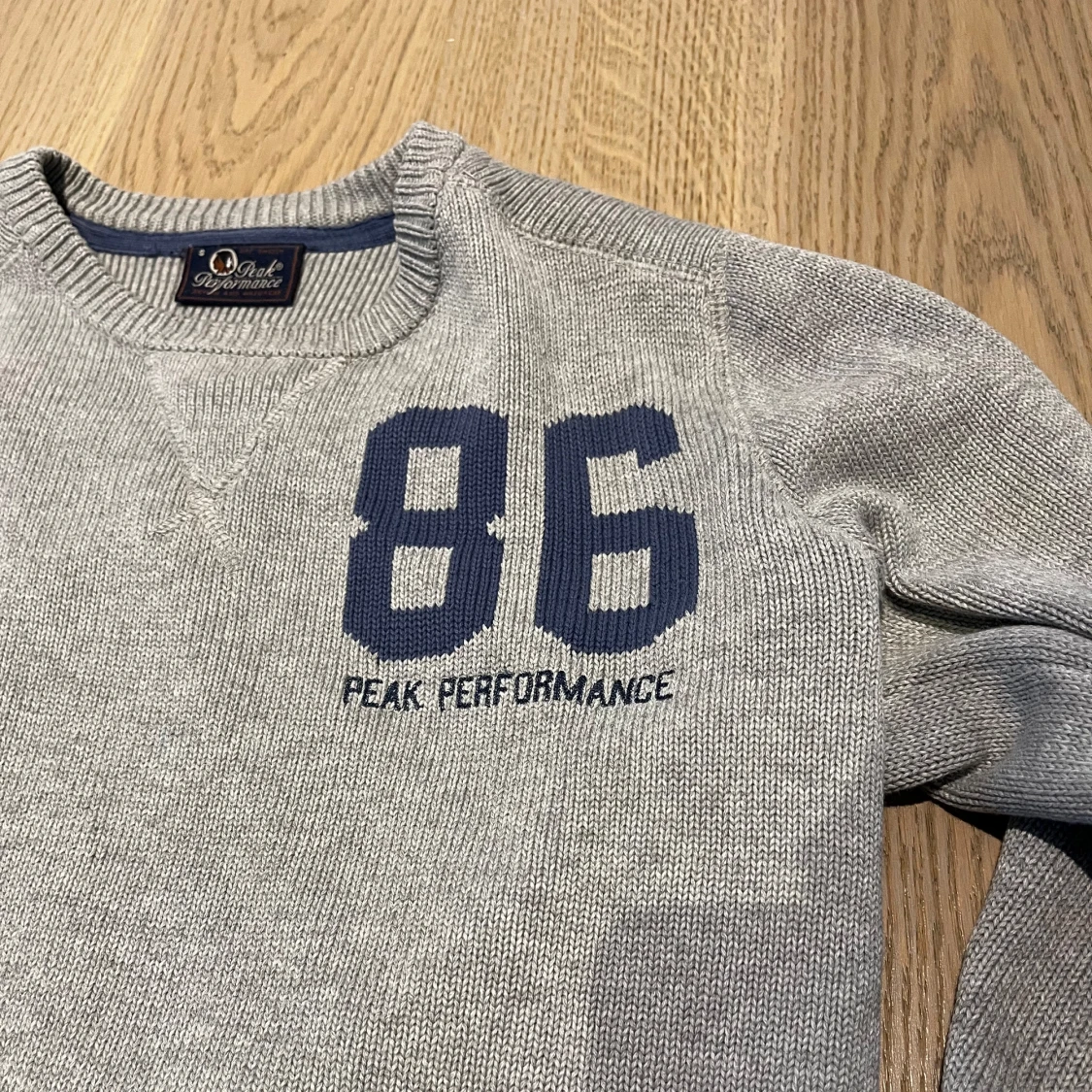 stickad tröja från Peak Performance - 1