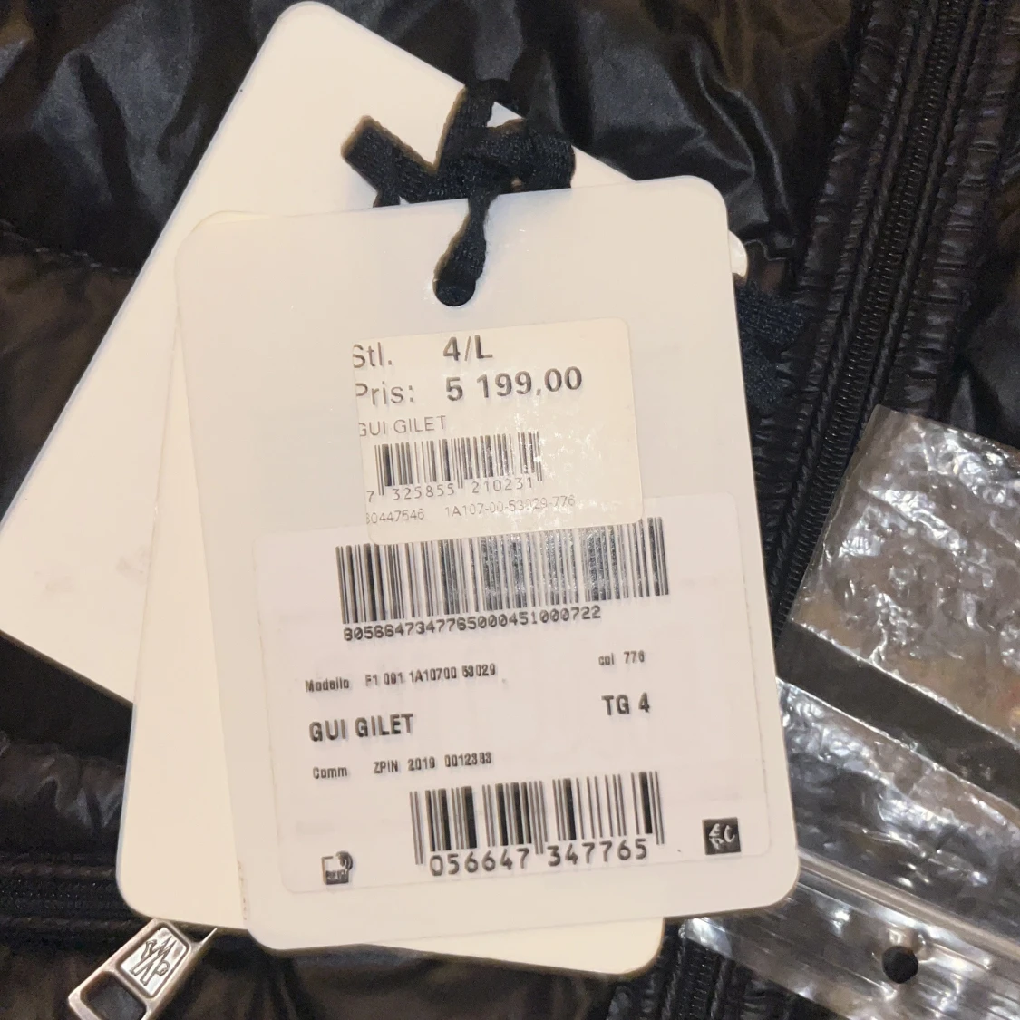 Svart dunväst från Moncler - 1