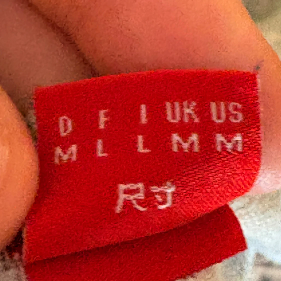 Gråvit randig tröja  - 4