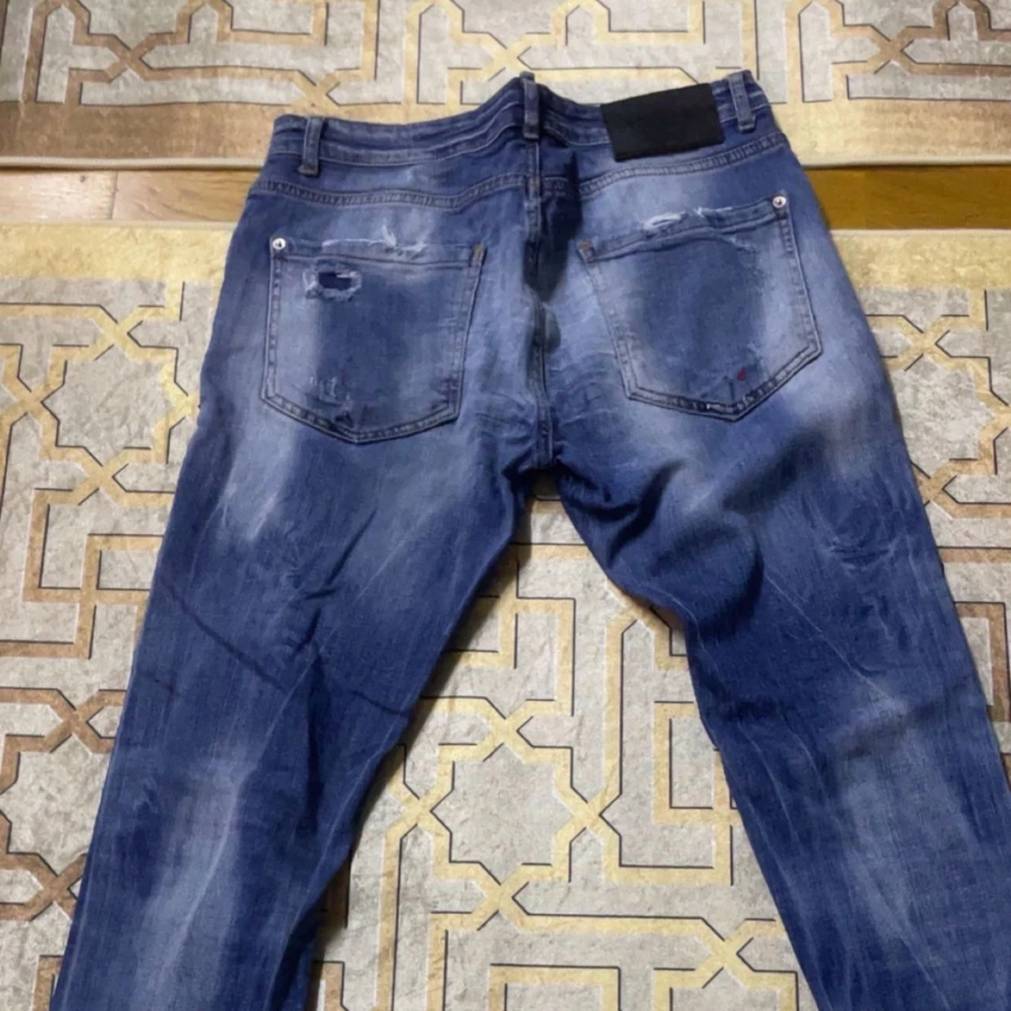 Blå slitna jeans med skinny fit - 1
