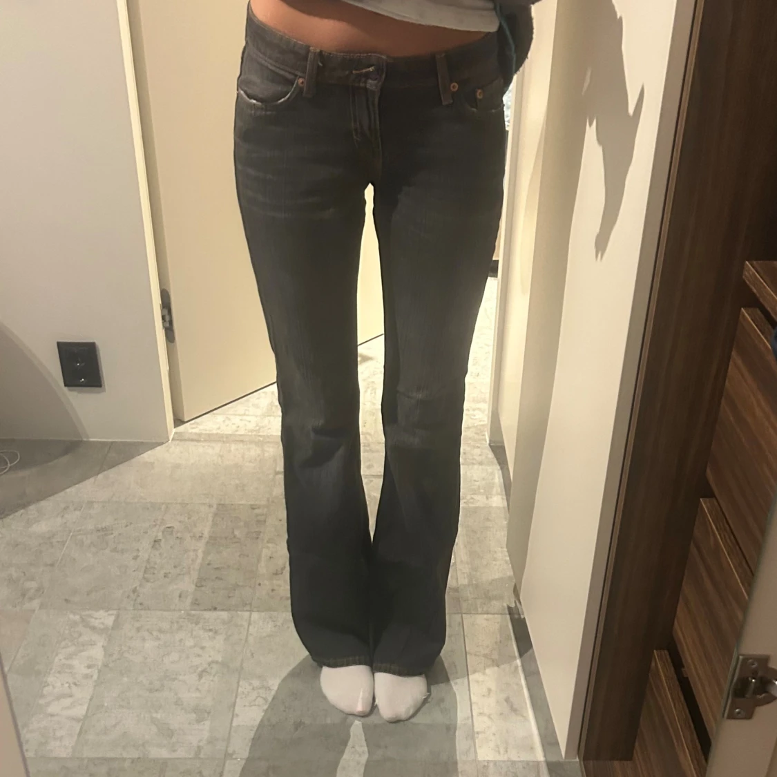  bootcut jeans mörkgrå