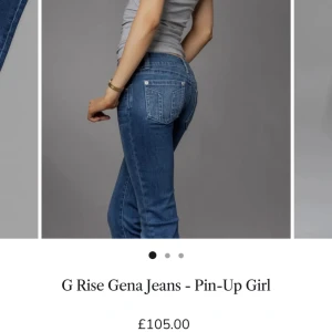 G rise jeans - Så fina jeans från g rise, enast använda ett pr gånger så dom är i jättefint skick. Storlek M men små i storleken, passar mig som brukar ha storlek S.  Avklippta längst nere (se sista bilden) så att dom passar mig som är 165cm. Innerbenslängden är 79cm, midjemåttet 39cm + strech, midjehöjden 16cm.