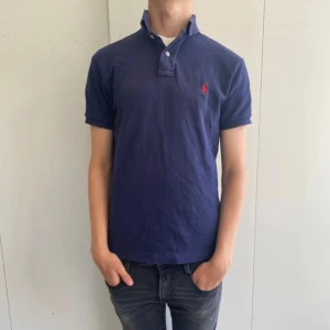 Ralph lauren piké - Ralph lauren piké | Storlek: S fits XS |  Skick: 9/10 | Först till kvarn!