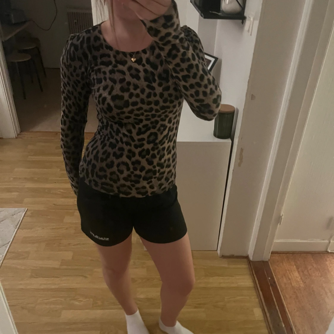 Leopardmönstrad långärmad topp Gina Tricot