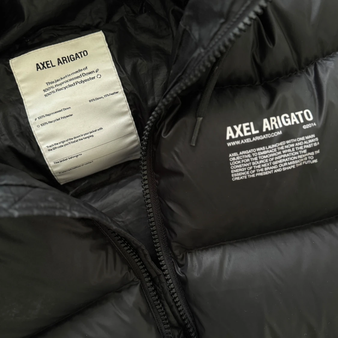 Svart pufferjacka från Axel Arigato - 3