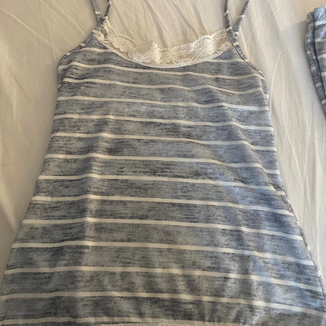 Mjuk pyjamas set med spets - 1