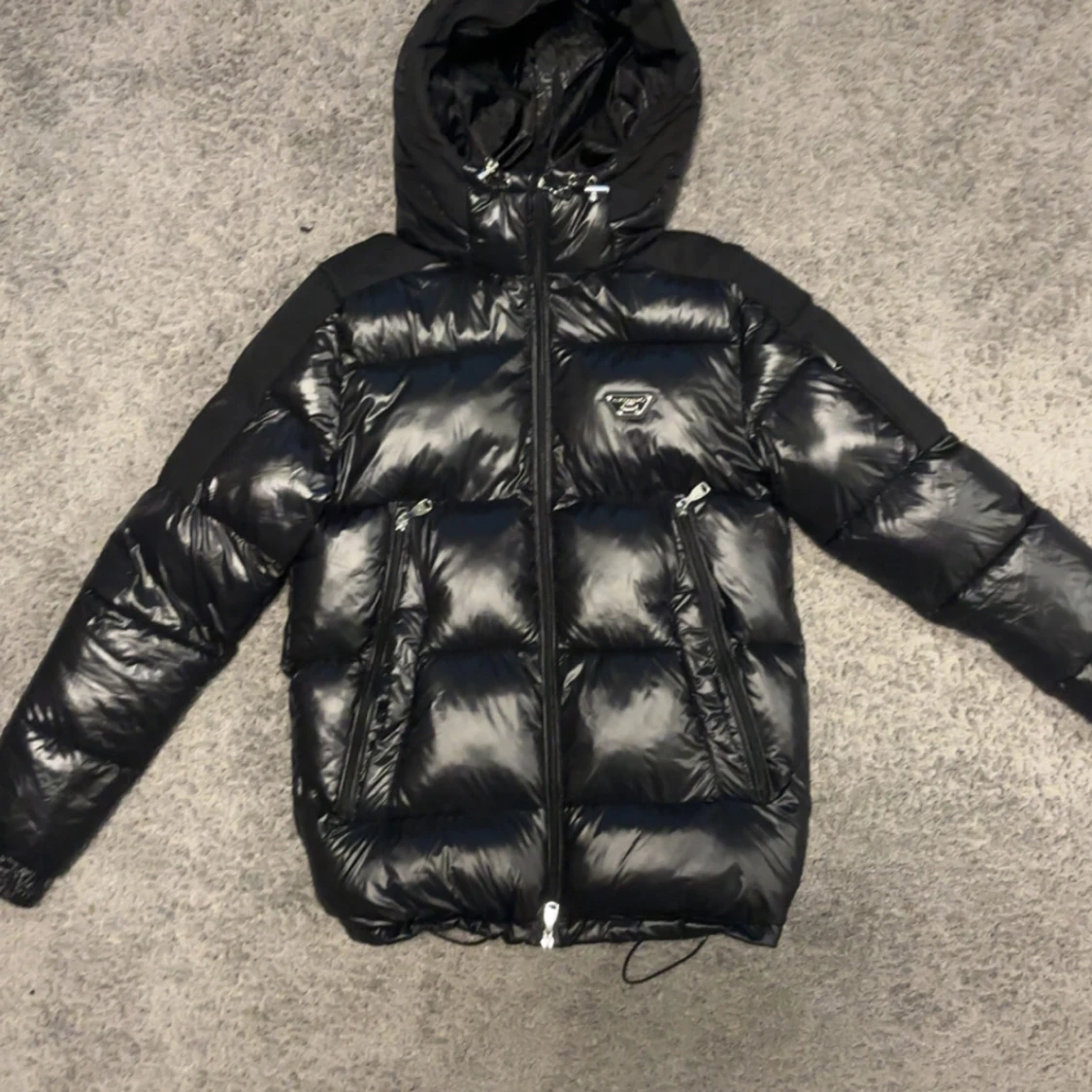 Svart pufferjacka Alessandro Zavetti