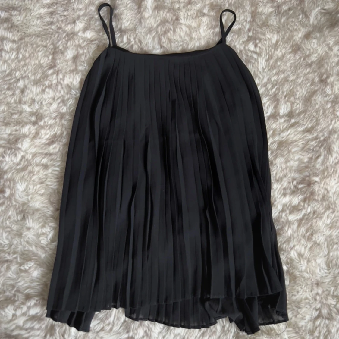 Svart plisserat linne från Golden Live