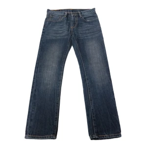 Levis jeans  - Säljer dessa snygga Levis jeans av modellen 510 då de är för små. Toppenskick!! Storlek W26L26. Hör gärna av dig vid frågor om mått, pris eller annat! :)