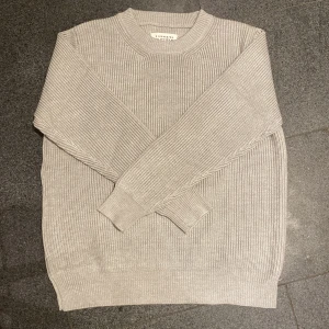 Maison margiela Knit | Grå - As snygg Maison margiela Knit. Inga defekter.