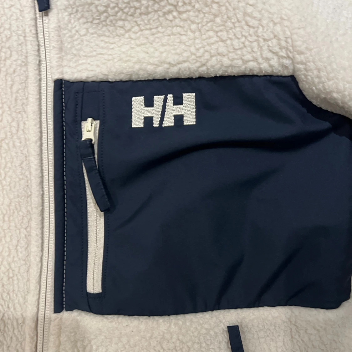 Vit fleecejacka från Helly Hansen - 2