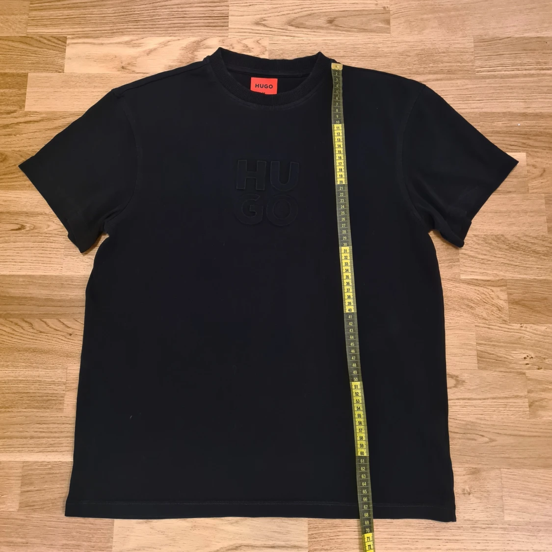 Svart t-shirt från HUGO, storlek M