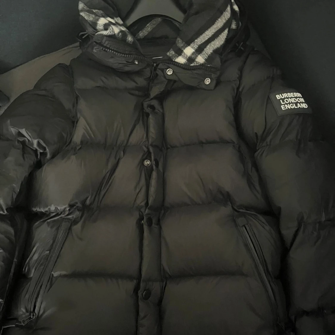 Svart dunjacka från Burberry M