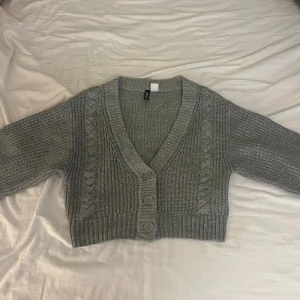 Stickad kofta - Kommer ej till användning inga tecken på använd 