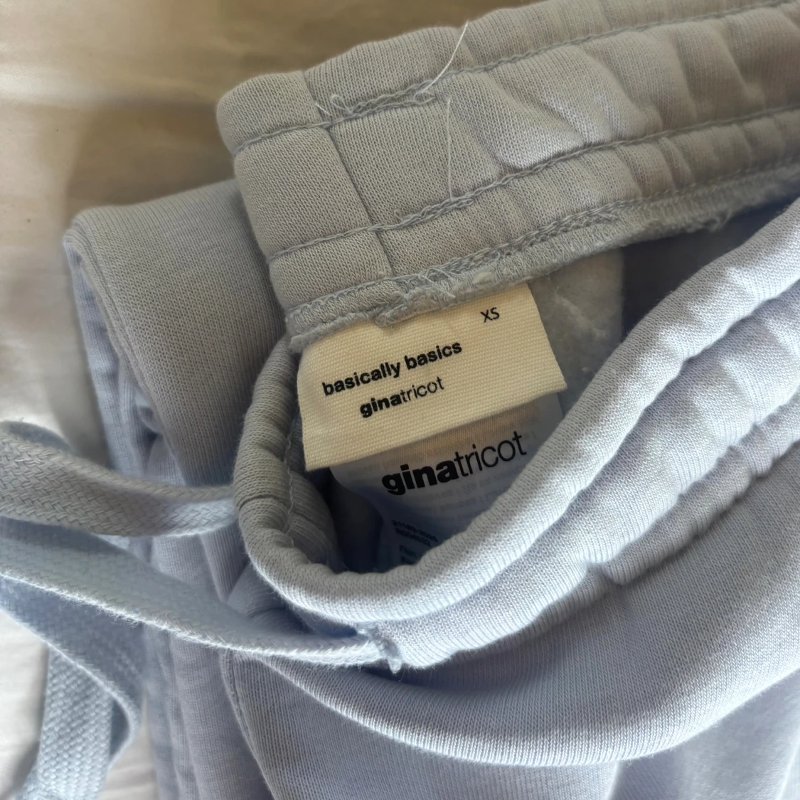 Hoodie och mjukisbyxor - 4