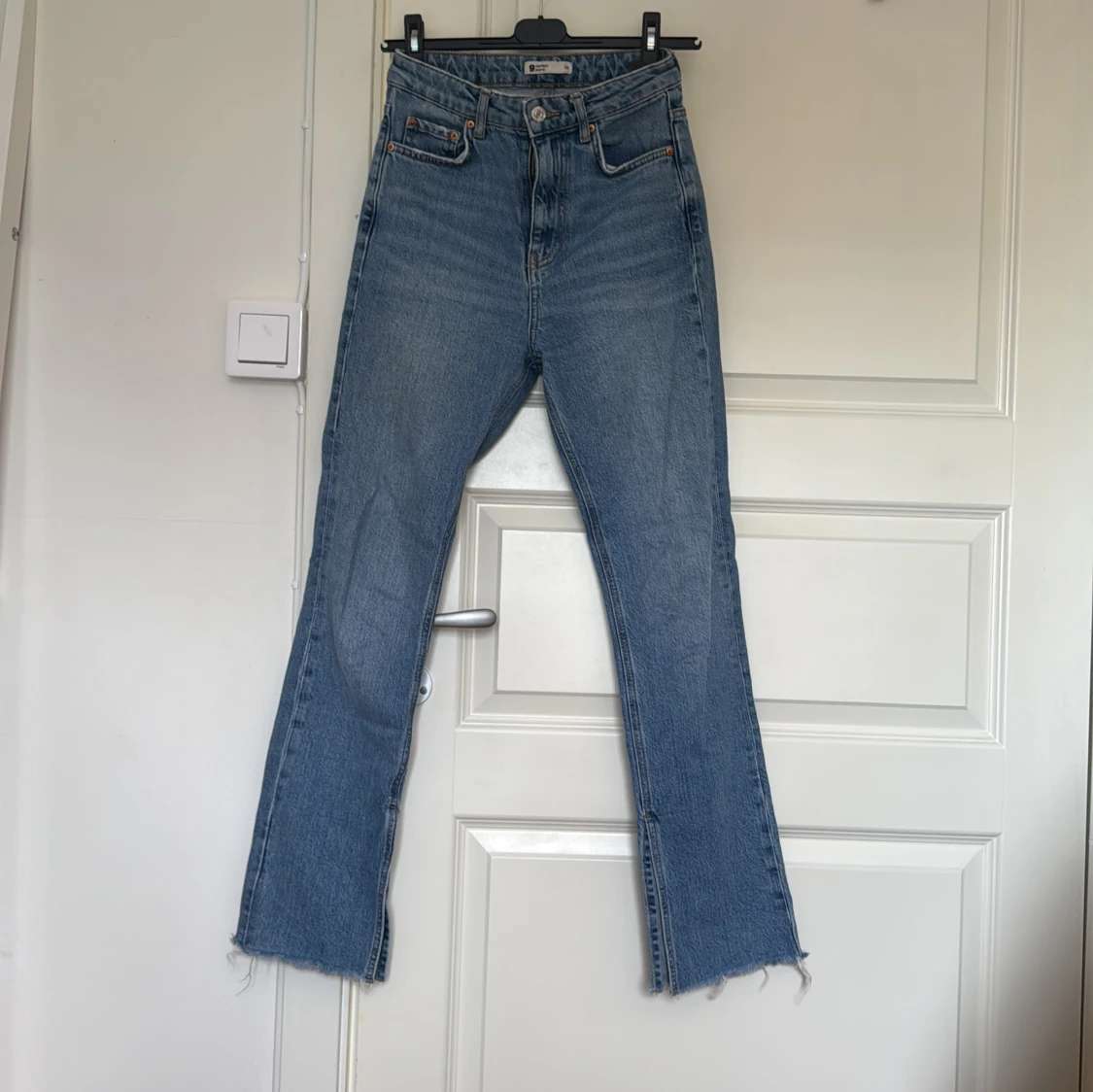 Blå bootcut jeans från Gina tricot perfect jeans