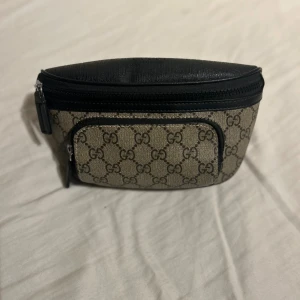 Gucci magväska  - Helt ny aldrig använd !