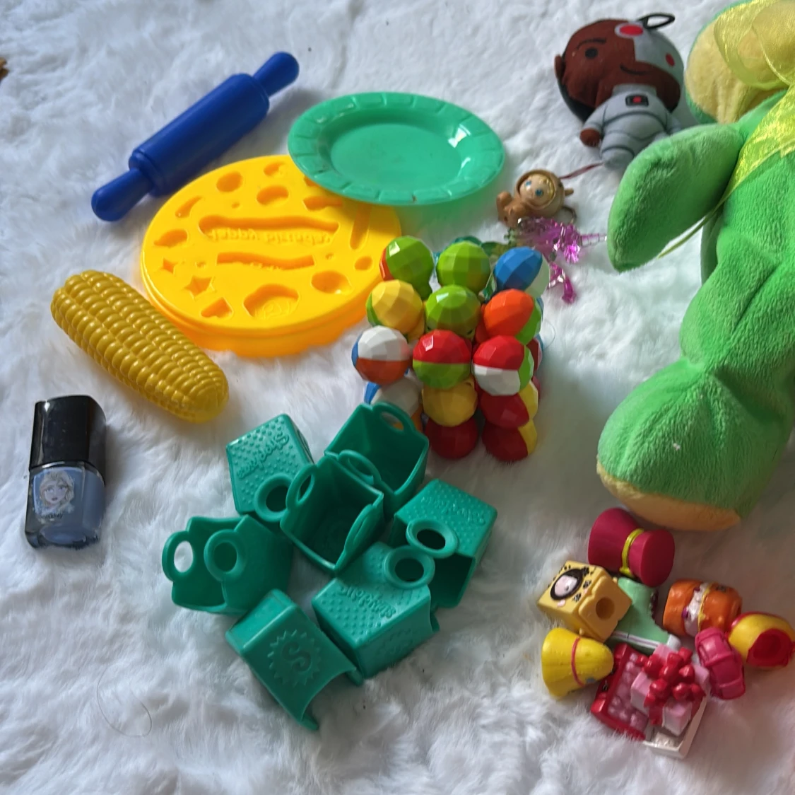 Blandat paket med leksaker och gosedjur - 2