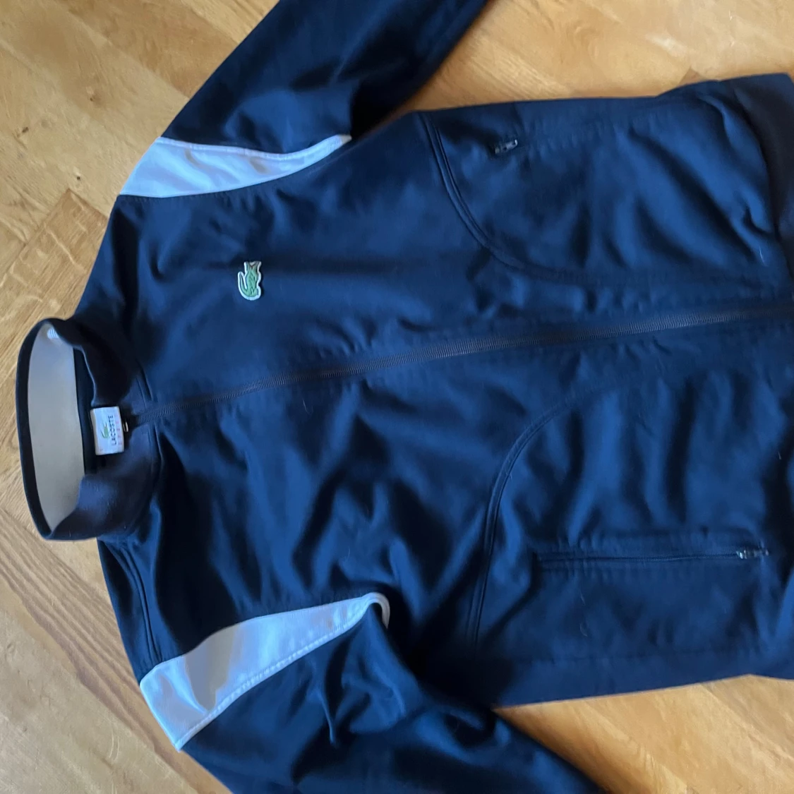 Blå tröja från Lacoste - 1