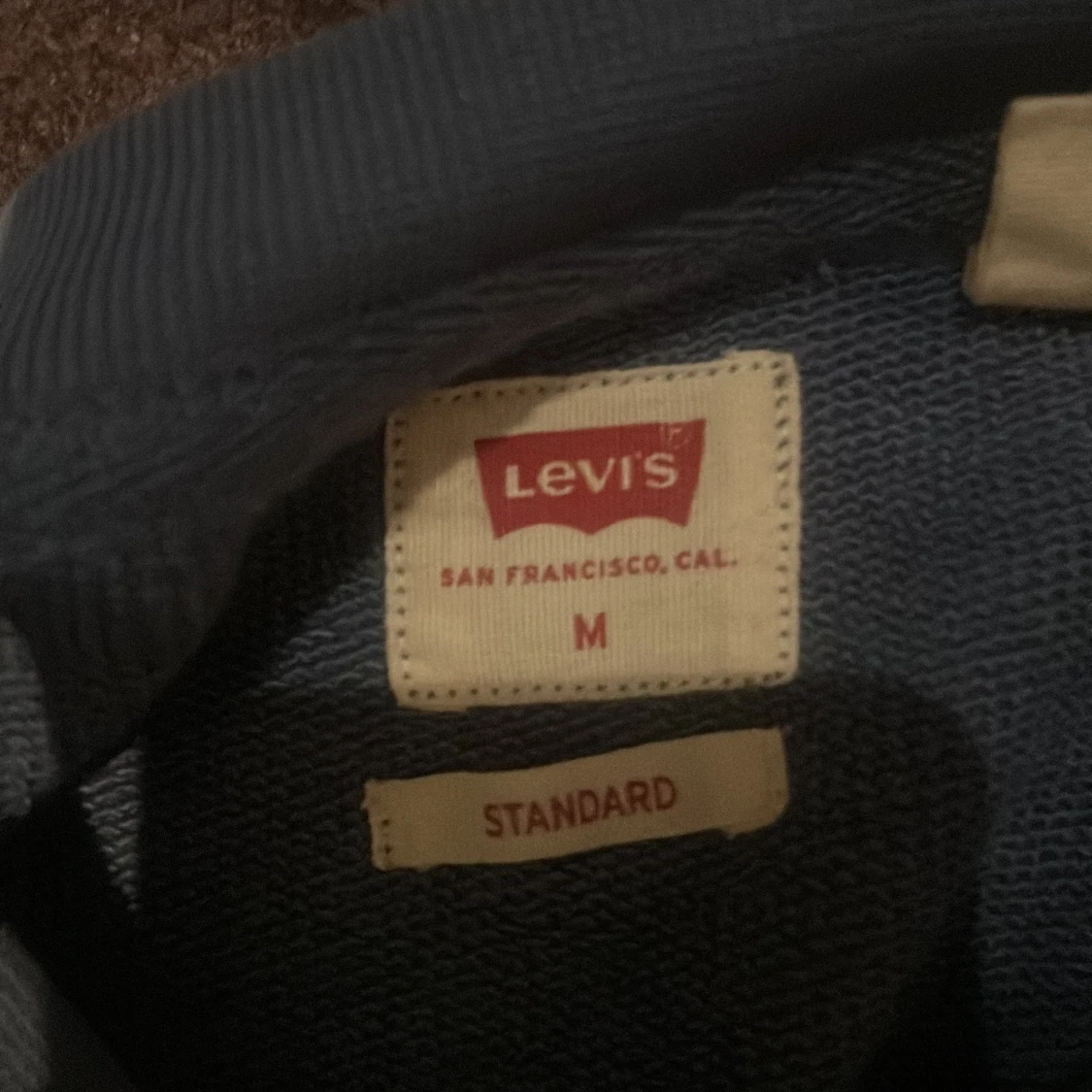 Blå sweatshirt från Levi's, storlek M - 1