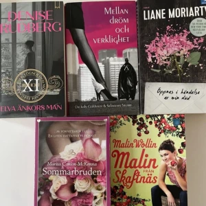 Bokpaket – 5 feelgood-/romanböcker för höstläsningen - Säljer ett fint bokpaket med fem romaner i bra skick – perfekt för dig som gillar vardagsdramatik, relationer och starka kvinnoporträtt. Alla är lästa en gång och väl omhändertagna! Ingår i paketet: 	•	Denise Rudberg – Elva änkors man 	•	Goldstein & Stuart – Mellan dröm och verklighet                                                                      •	Liane Moriarty – Öppnas i händelse av min död 	•	Marita Conlon-McKenna – Sommarbruden 	•	Malin Wollin – Malin från Skaftnäs