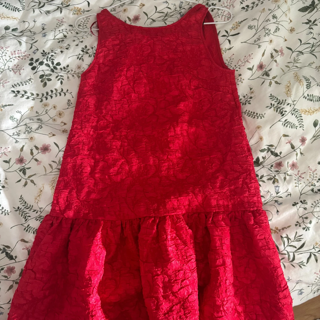 Röd klänning från Gina Tricot - 1