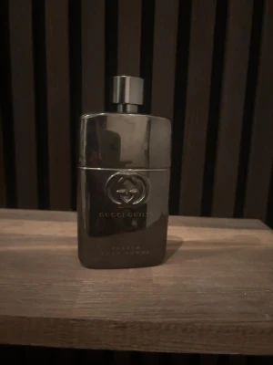 Gucci Guilty Pour Homme Parfum - Gucci Guilty Pour Homme Parfum luktar riktigt gott. Helst byten men säljer också! Boxen ingår 