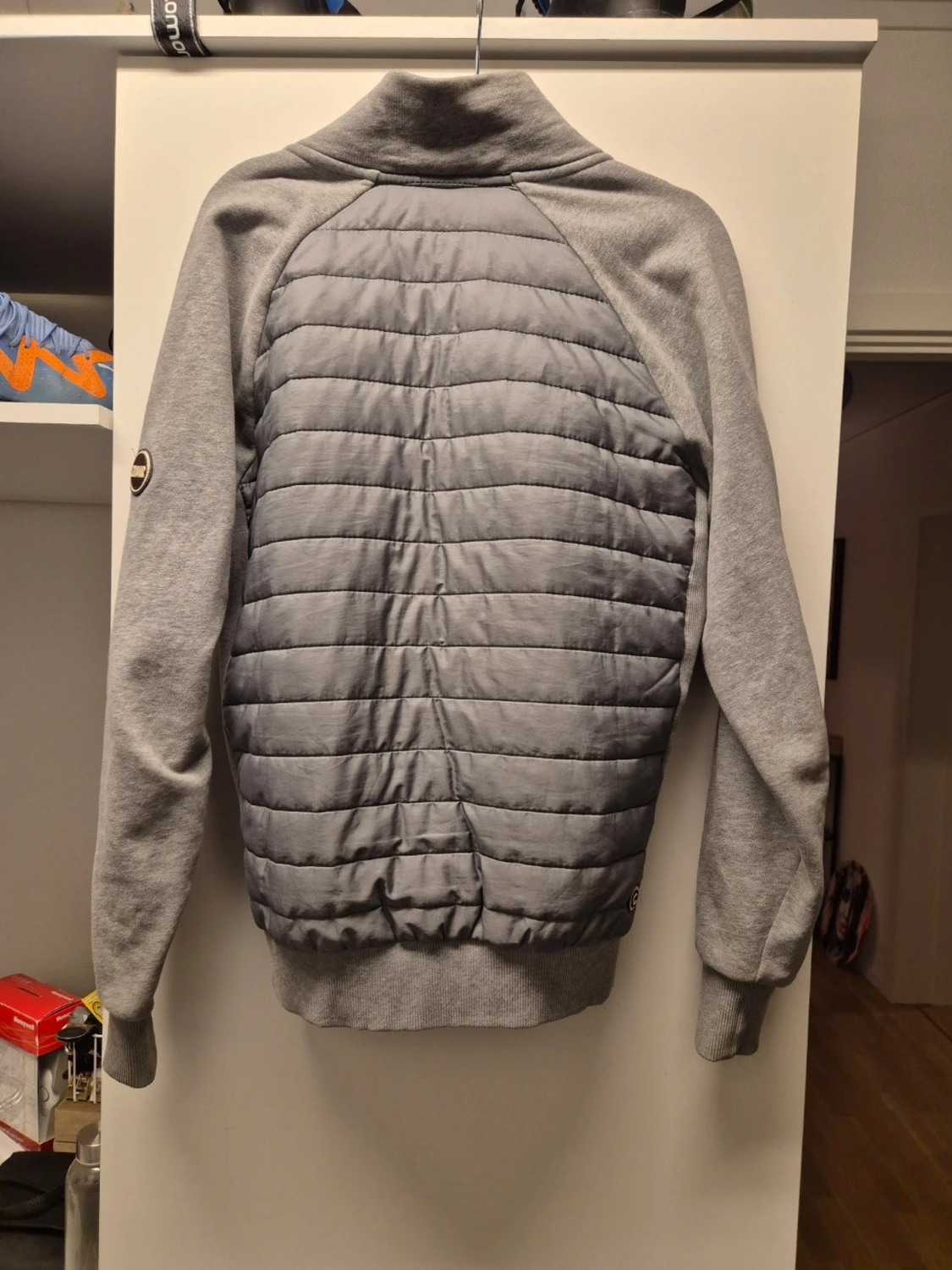 Grå tröja/jacka från Colmar - 1