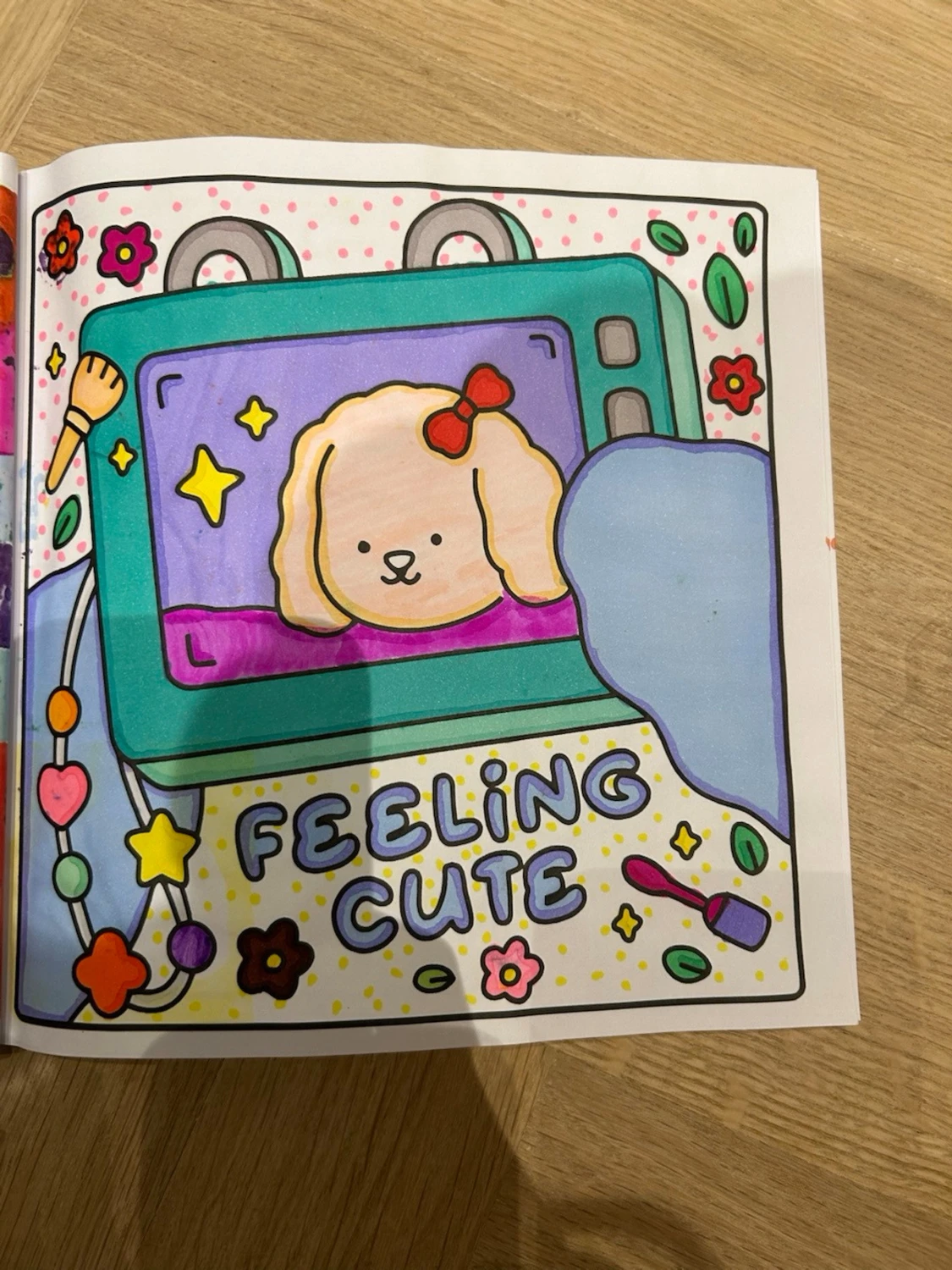 Pennor och en målarbok (går att köpa styck) - 1