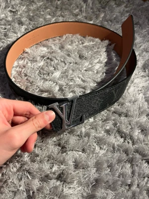 Bälte  - Nytt, hålgörare medföljer. 