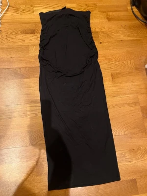 Långkjol Gina Tricot  - Långkjol tajt Gina Tricot 