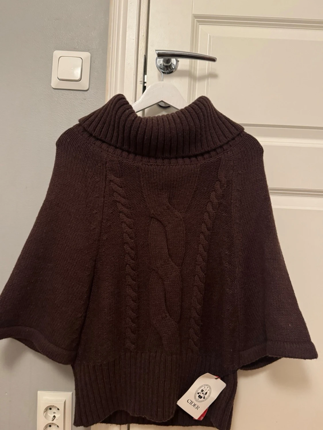 Brun stickad polotröja från Cider - 1