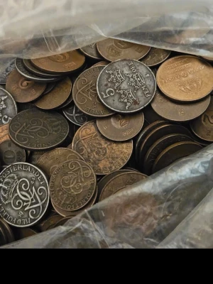 Gamla mynt  - Gamla mynt kan vara silver och blandat , perfekt för myntsamlaren påsen är 2 3 kg