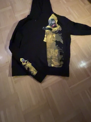424 Hoodie - Säljer en hoodie från märket 424 hoodien är köpt från farfetch för 3000kr 9/10, använd fåtal gånger