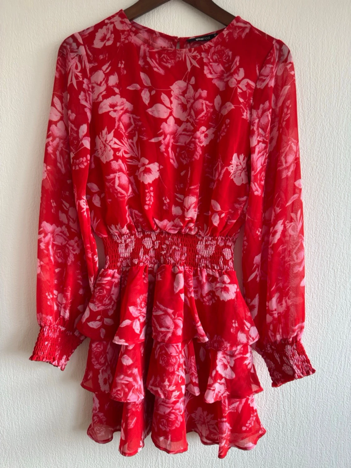 Röd blommig volangklänning - 2