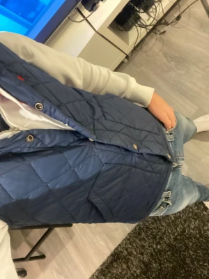 Ralph Lauren väst - En skön och stilig väst från Ralph lauren som passar till alla tillfällen