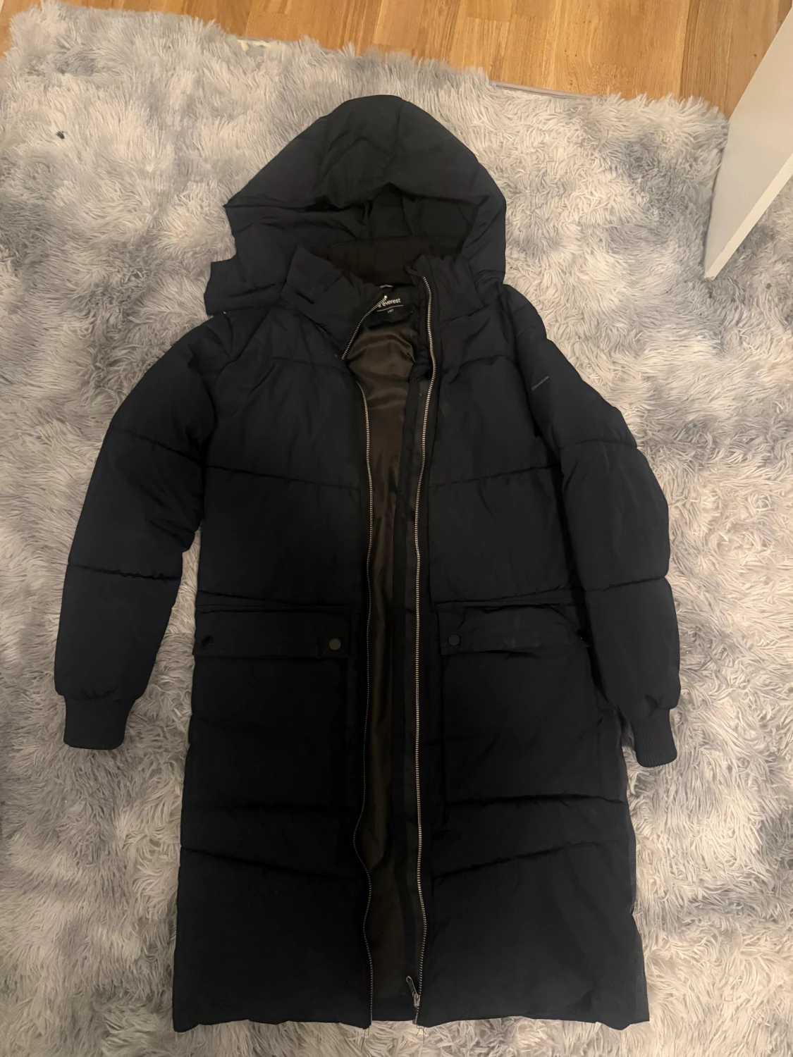 Svart lång pufferjacka Everest